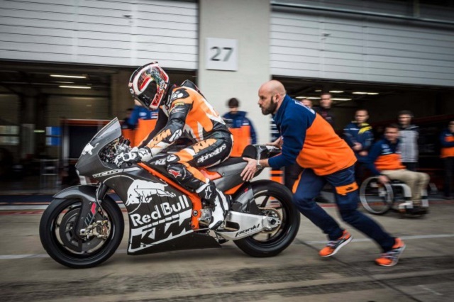 KTM-RC16-MotoGP-race-bike-philip-platzer-05