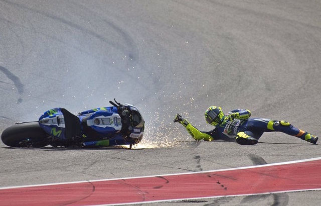 Rossi-tergelincir-keras-MotoGP-Austin-2016