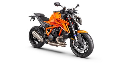 KTM 1390 SUPER DUKE R, atitudine de pradator si performanta la cel mai inalt nivel