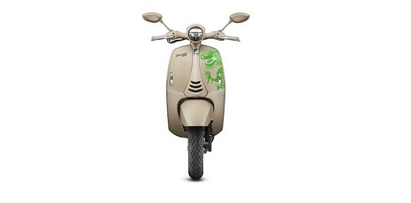 Vespa a prezentat scuterul 946 Dragon in editie limitata si jacheta exclusiva Varsity